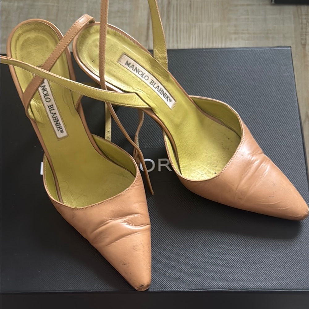 Manolo Blahnik Tan Leather Women's Shoes